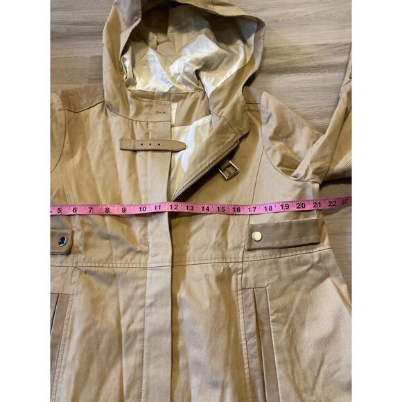 Maje, women’s tan all weather hooded rain jacket with pockets size 40 (large) - Picture 6 of 10
